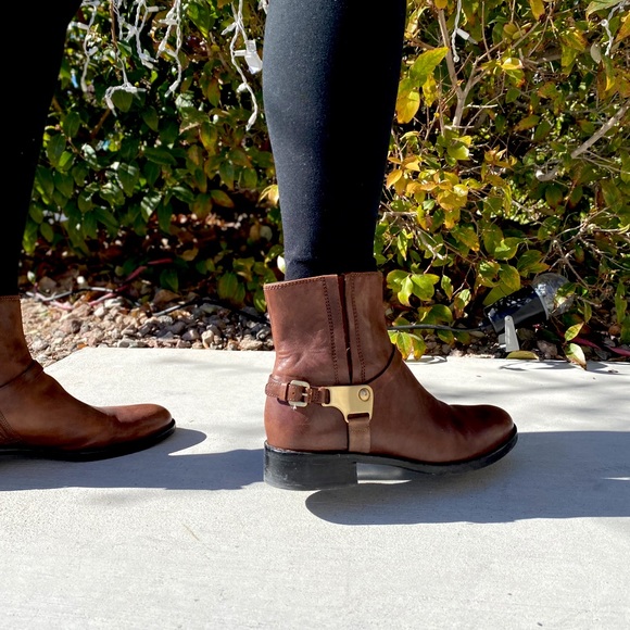 Brown leather booties - Picture 6 of 6